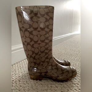 Beautiful Coach Size 7 Rain boots